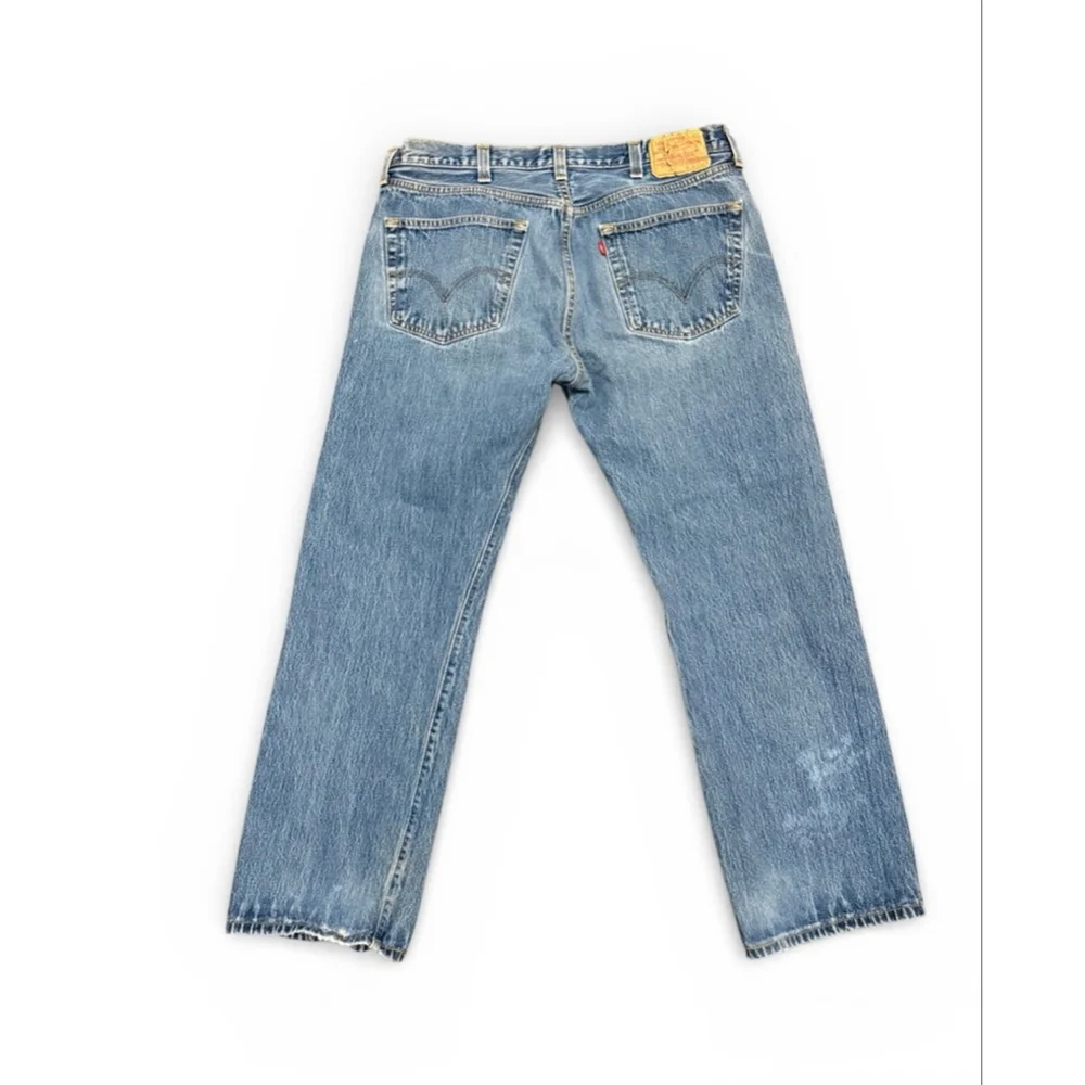 Vintage Y2K Levi’s Men’s 501 Straight Leg Med Wash 38x30 Button Fly Distressed - Picture 7 of 12